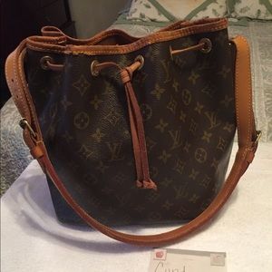 ❌S O L D❌Louis Vuitton petit noe